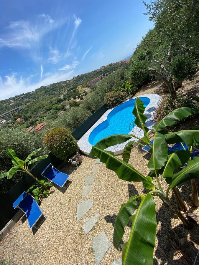 Residenza Costarossa Apartment อิมเปรีอา ภายนอก รูปภาพ