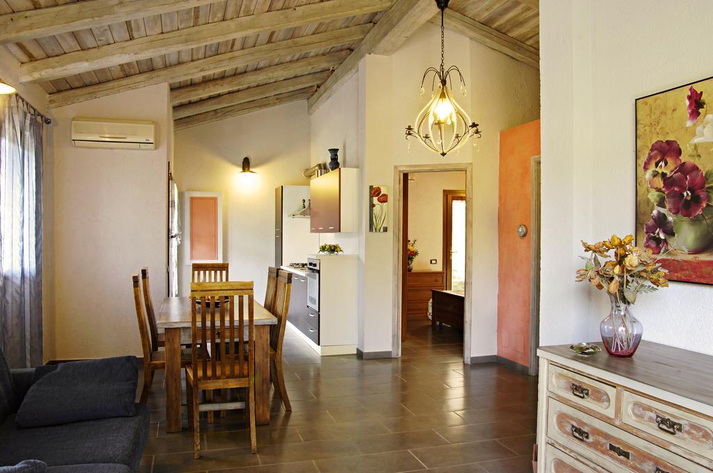 Residenza Costarossa Apartment อิมเปรีอา ภายนอก รูปภาพ