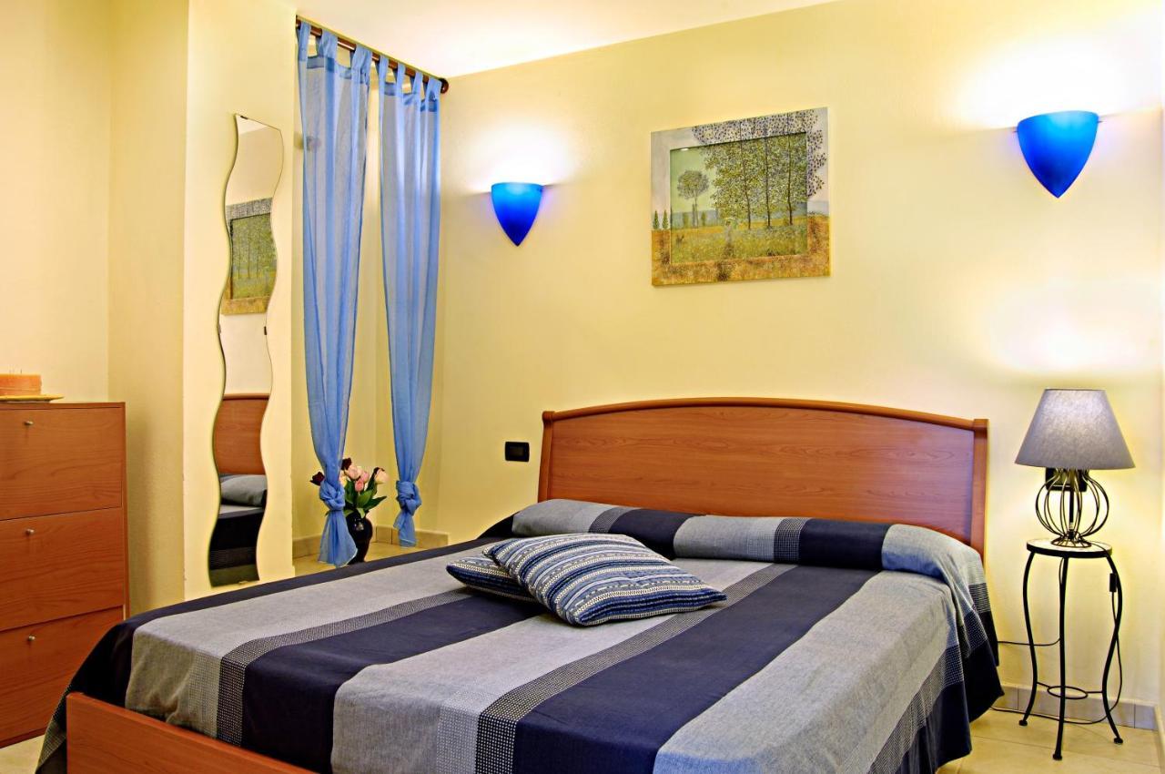 Residenza Costarossa Apartment อิมเปรีอา ภายนอก รูปภาพ